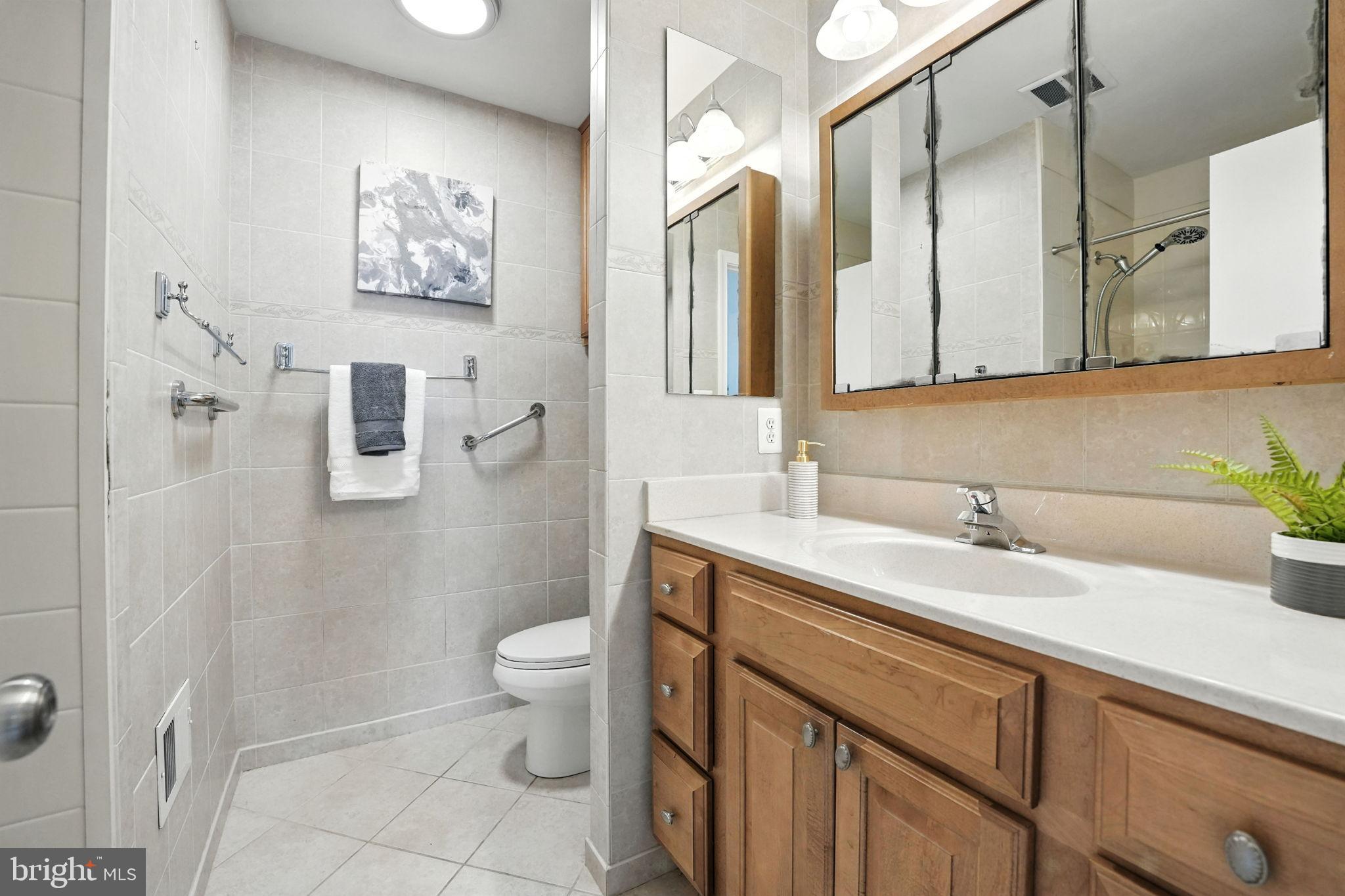 7415 BEVERLY MANOR DRIVE