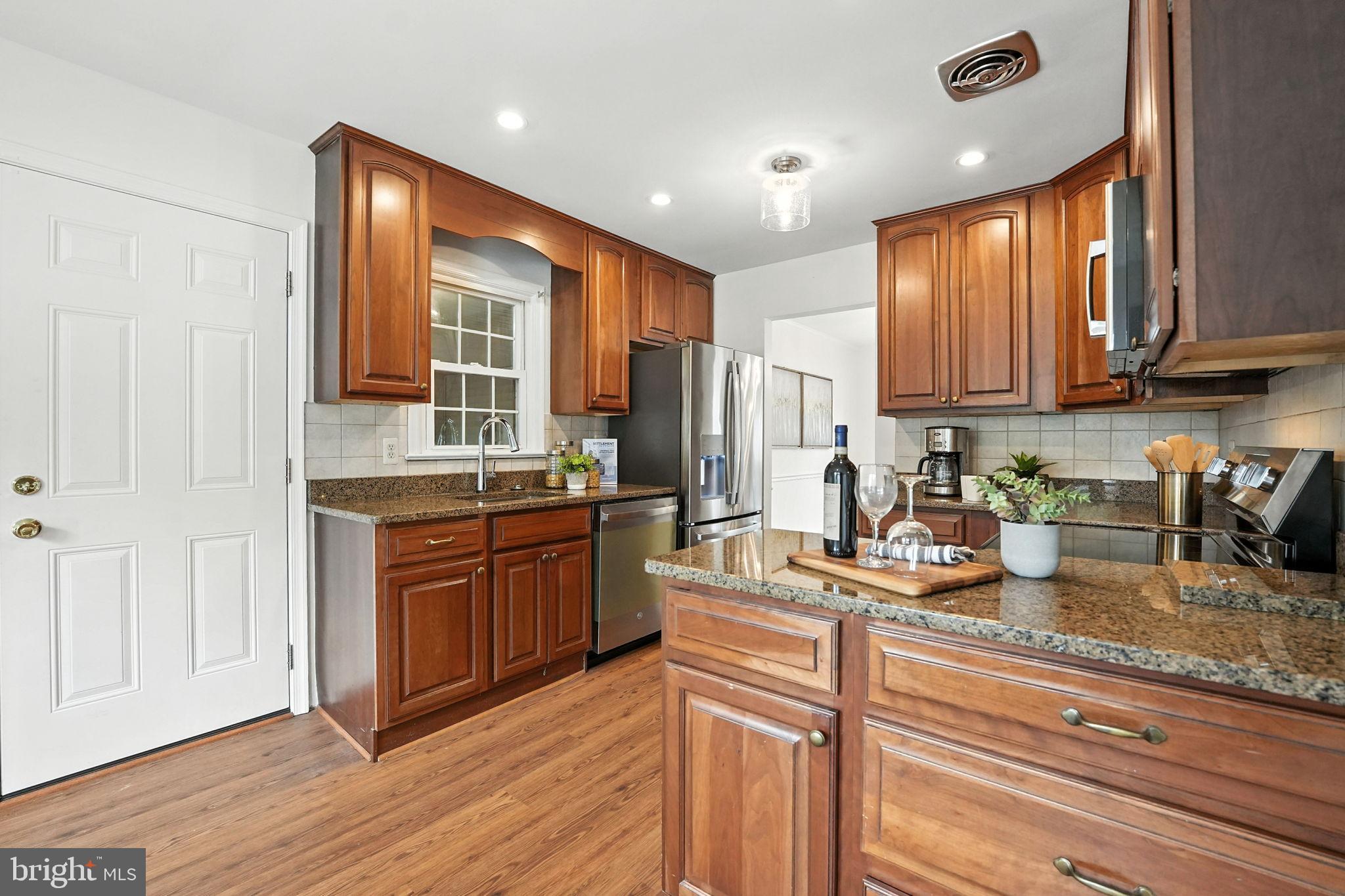 7415 BEVERLY MANOR DRIVE