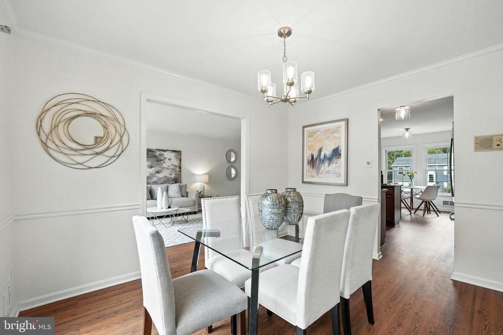 7415 BEVERLY MANOR DRIVE