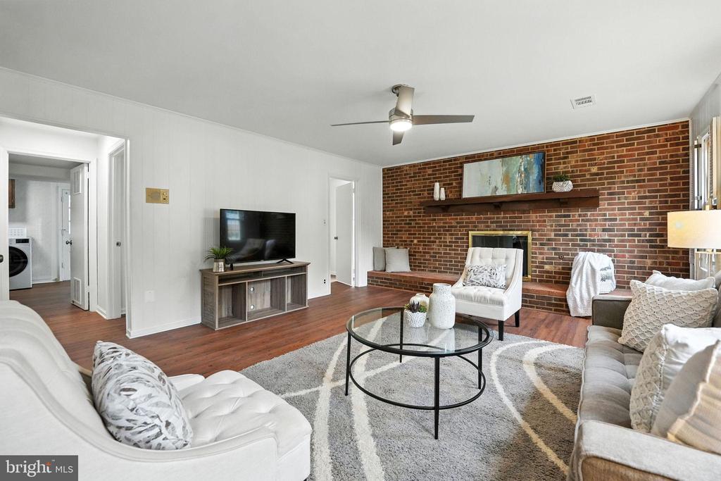 7415 BEVERLY MANOR DRIVE