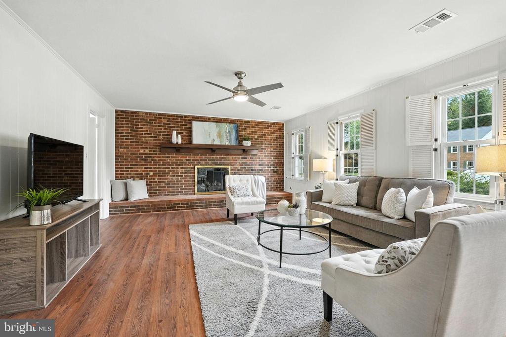 7415 BEVERLY MANOR DRIVE