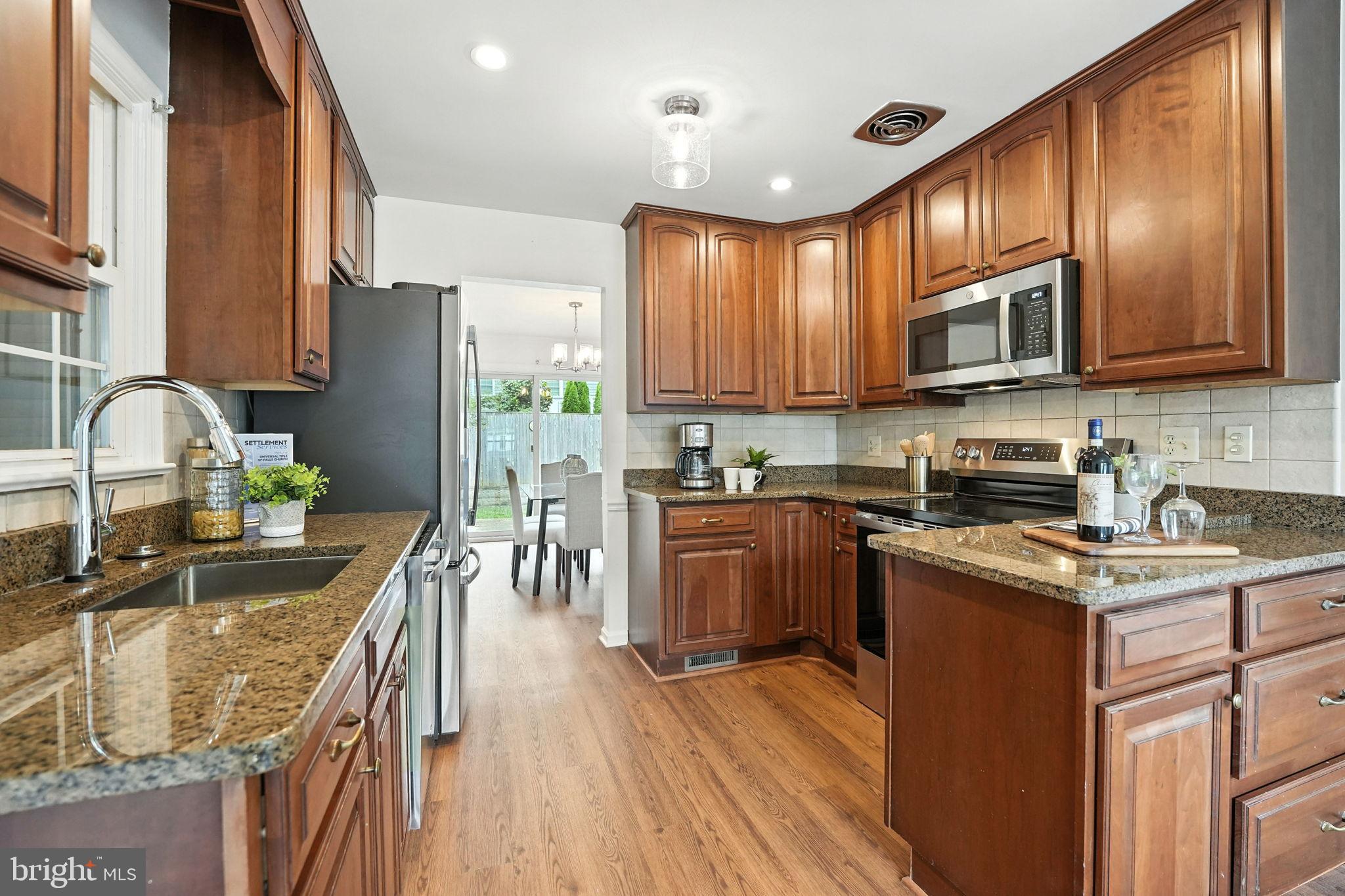 7415 BEVERLY MANOR DRIVE