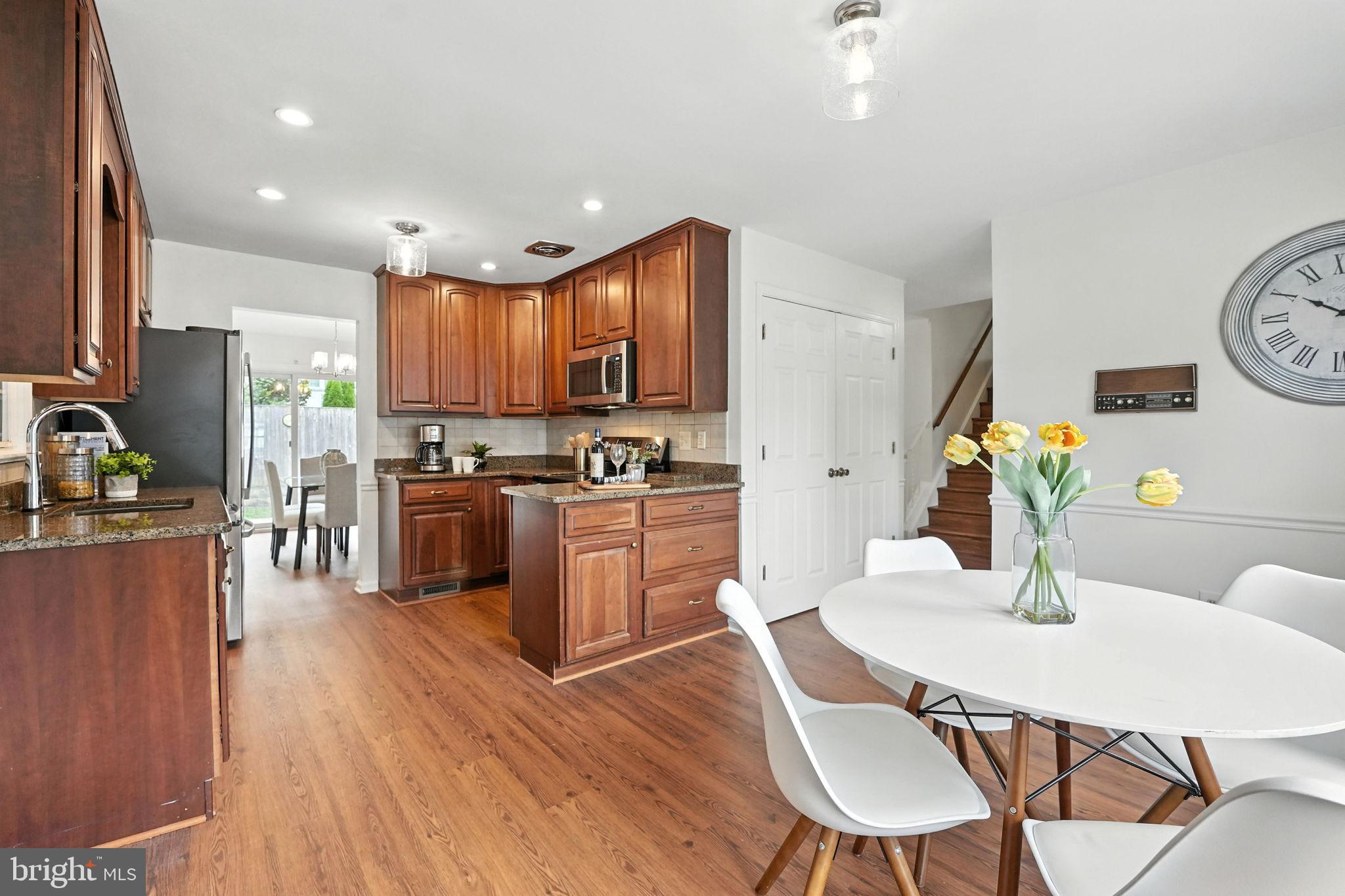 7415 BEVERLY MANOR DRIVE