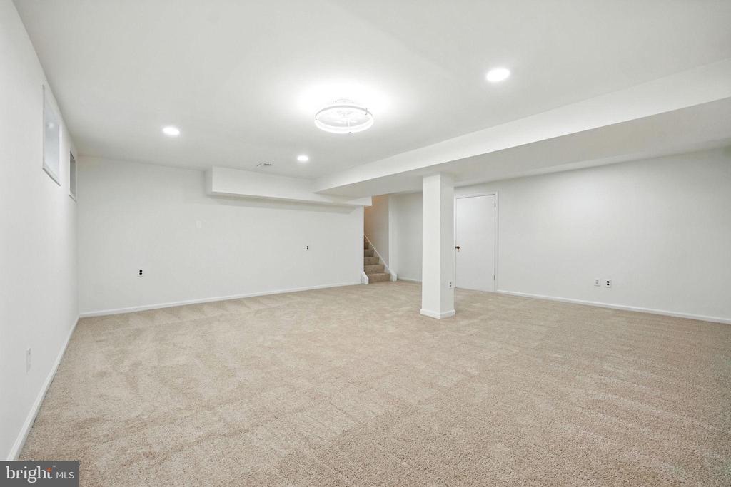 7415 BEVERLY MANOR DRIVE