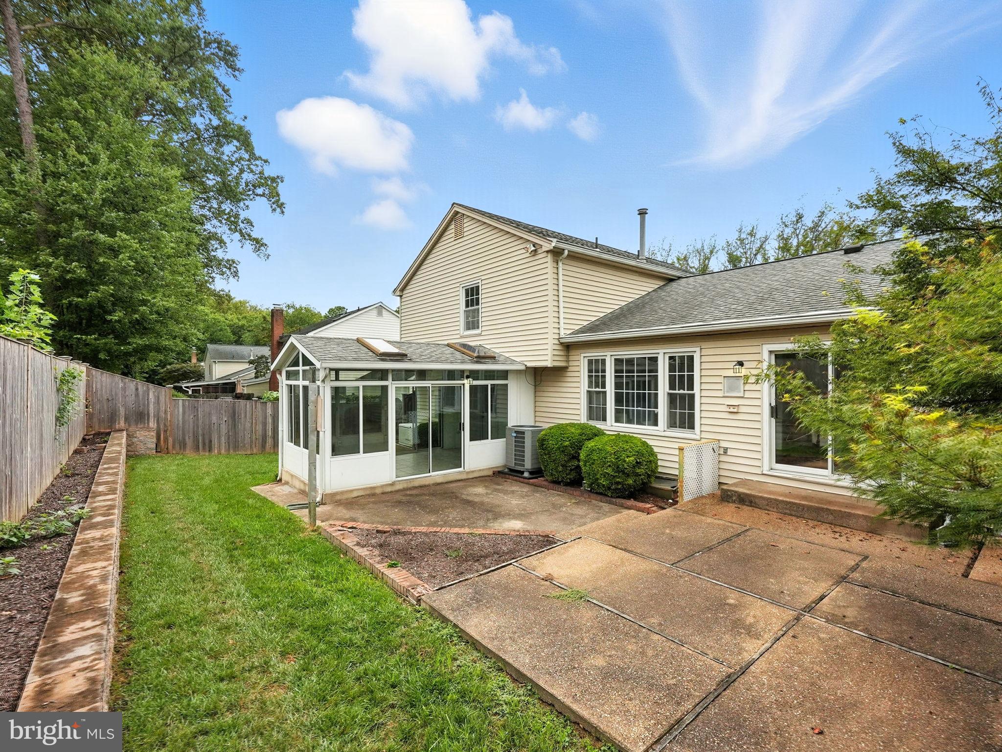 7415 BEVERLY MANOR DRIVE