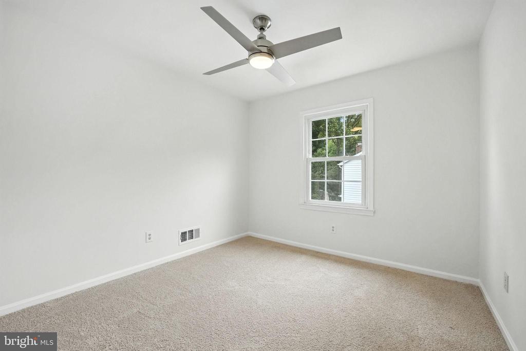 7415 BEVERLY MANOR DRIVE