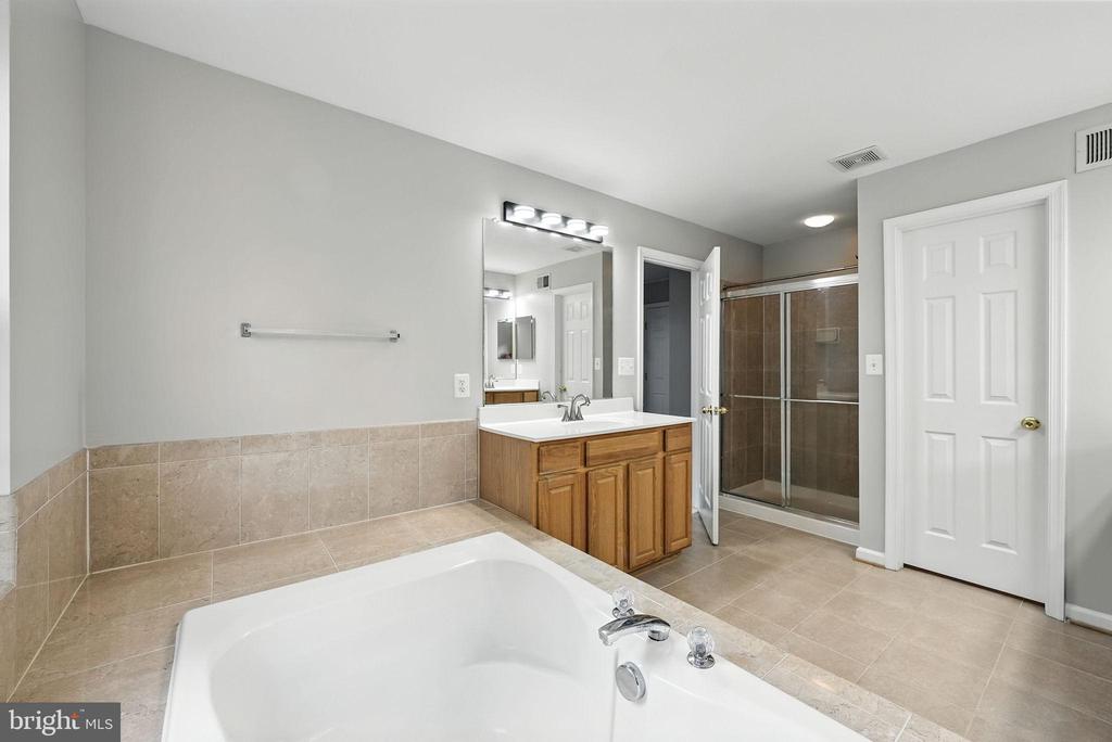 4705 MANOR DRIVE