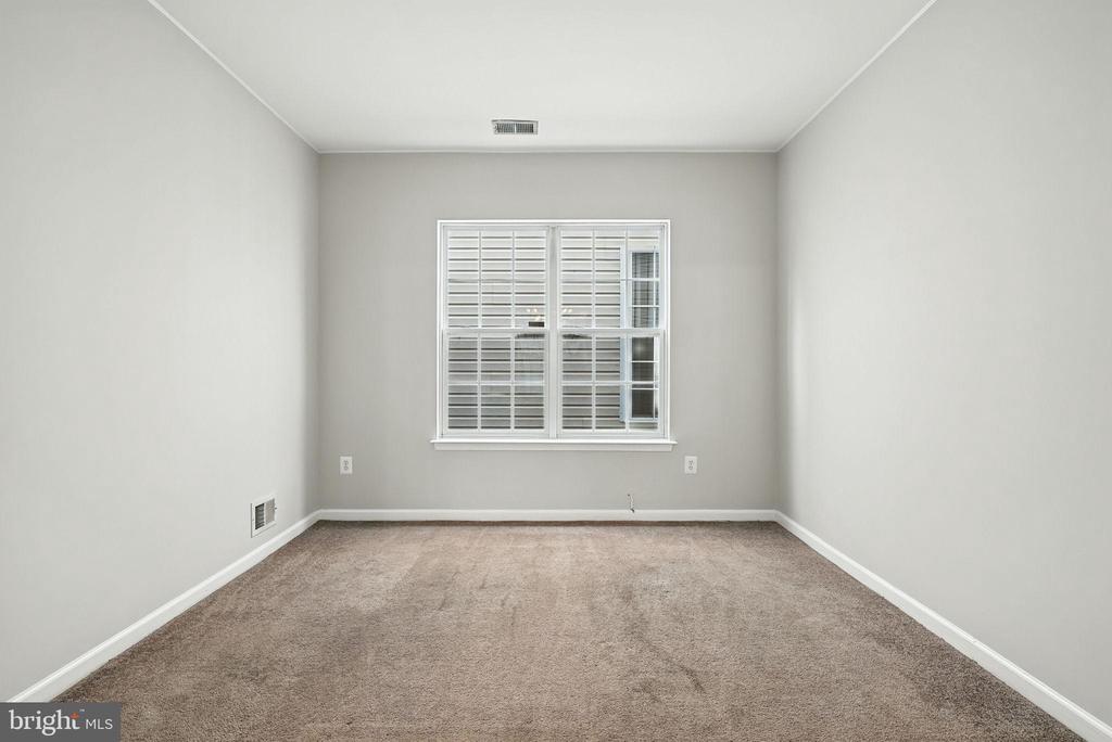 4705 MANOR DRIVE