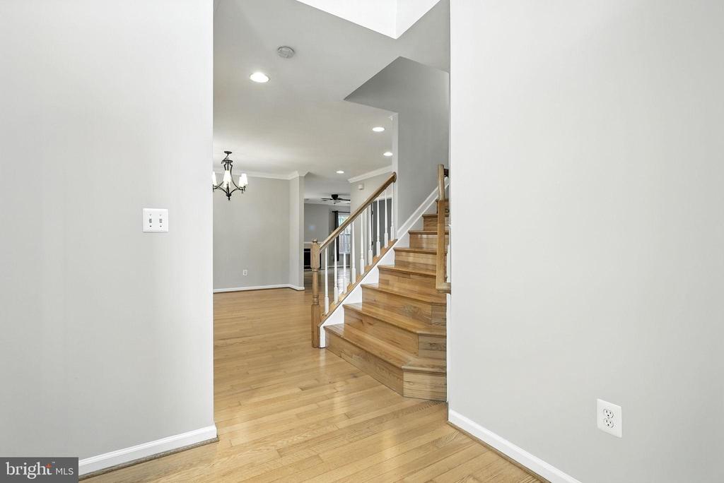 4705 MANOR DRIVE