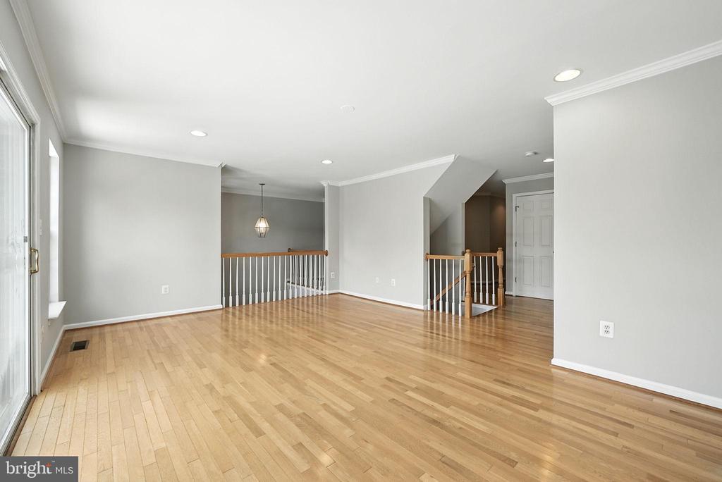 4705 MANOR DRIVE