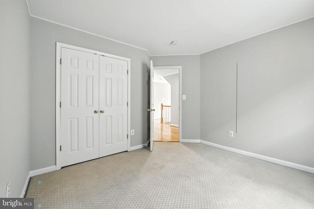 4705 MANOR DRIVE