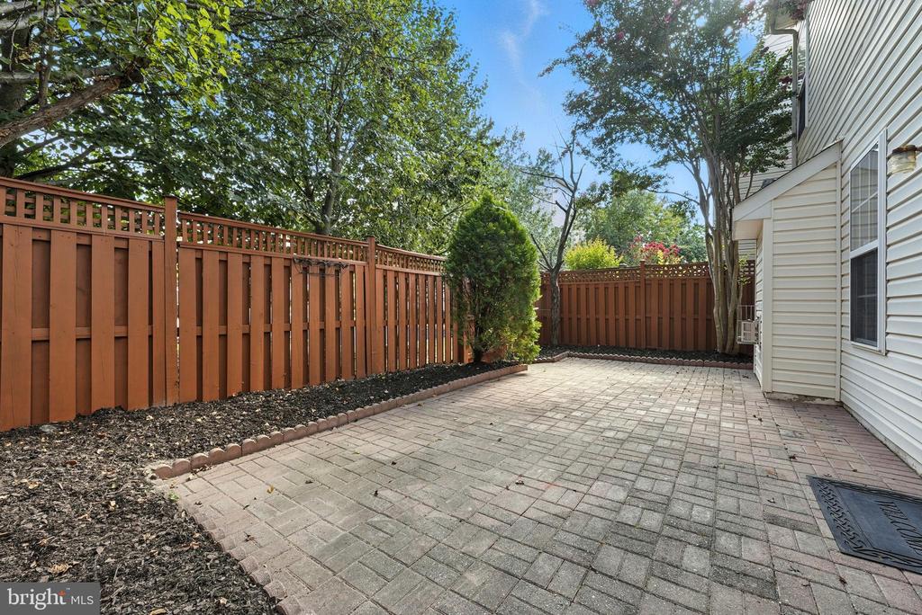 4705 MANOR DRIVE