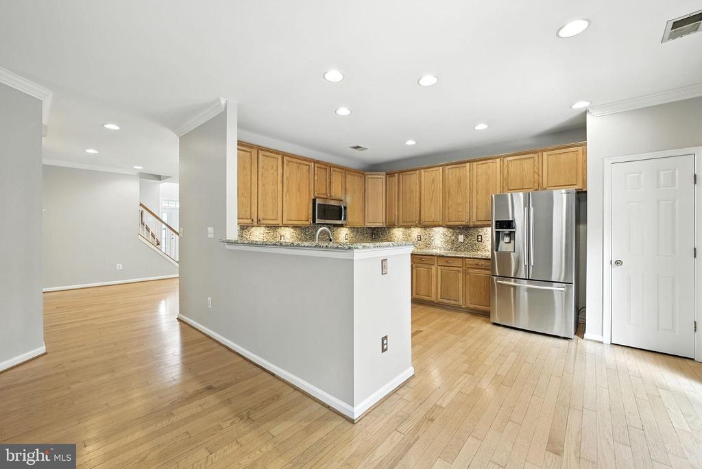 4705 MANOR DRIVE