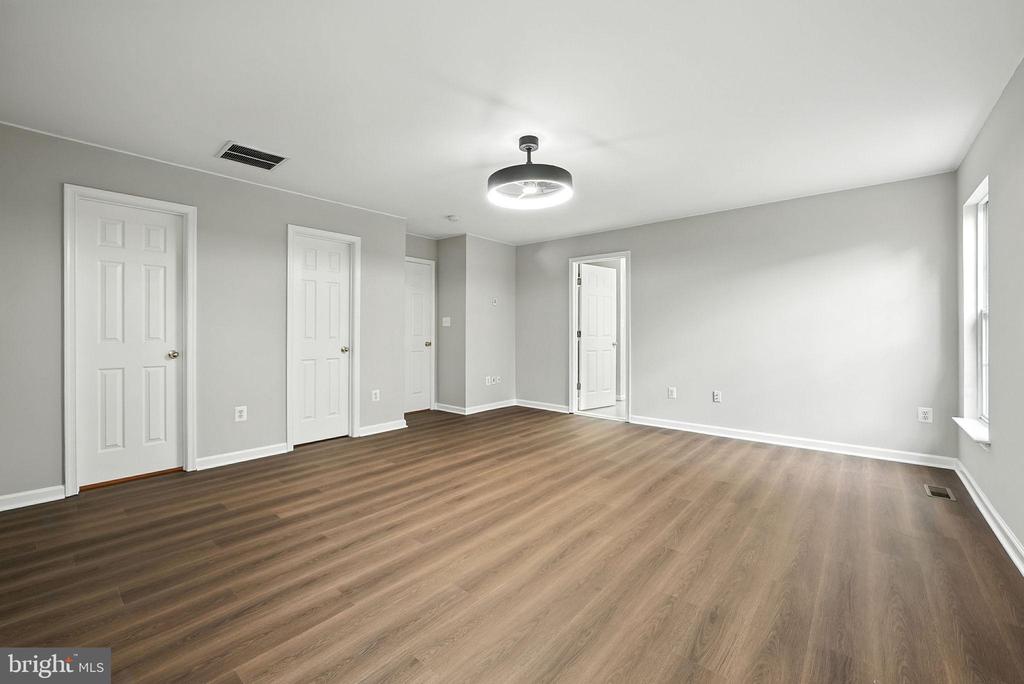 4705 MANOR DRIVE
