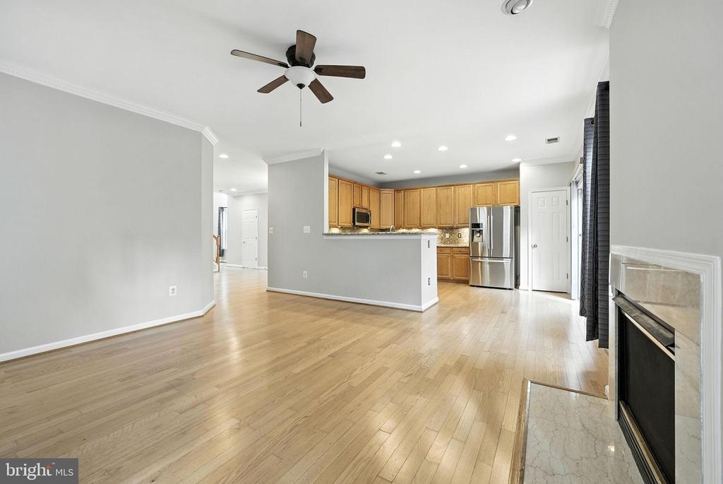 4705 MANOR DRIVE