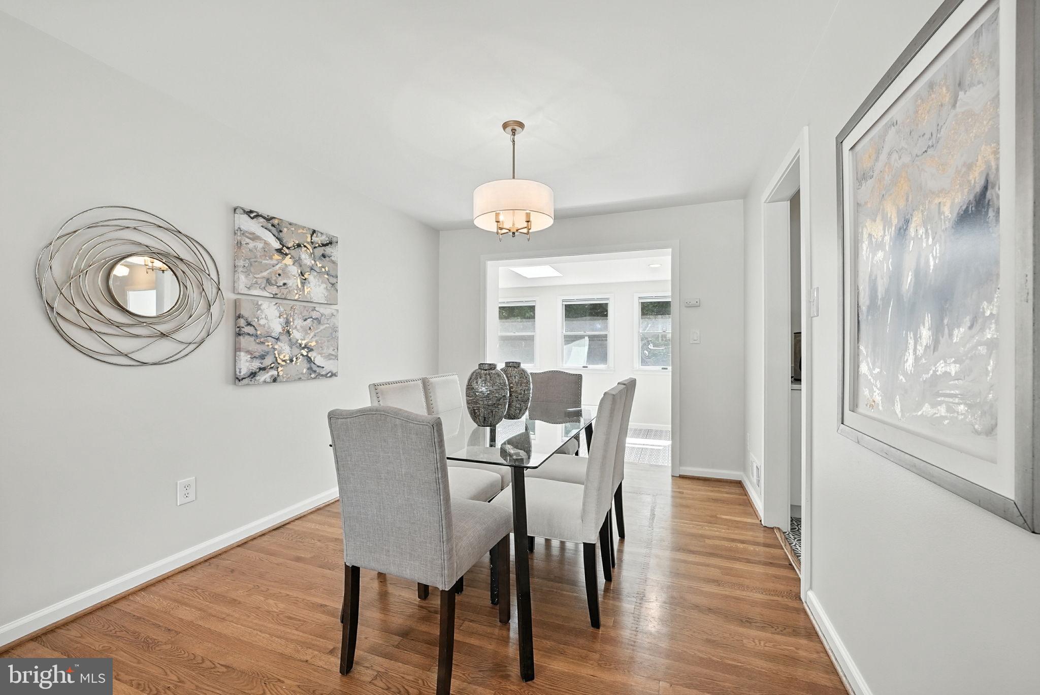 3924 LINCOLNSHIRE STREET