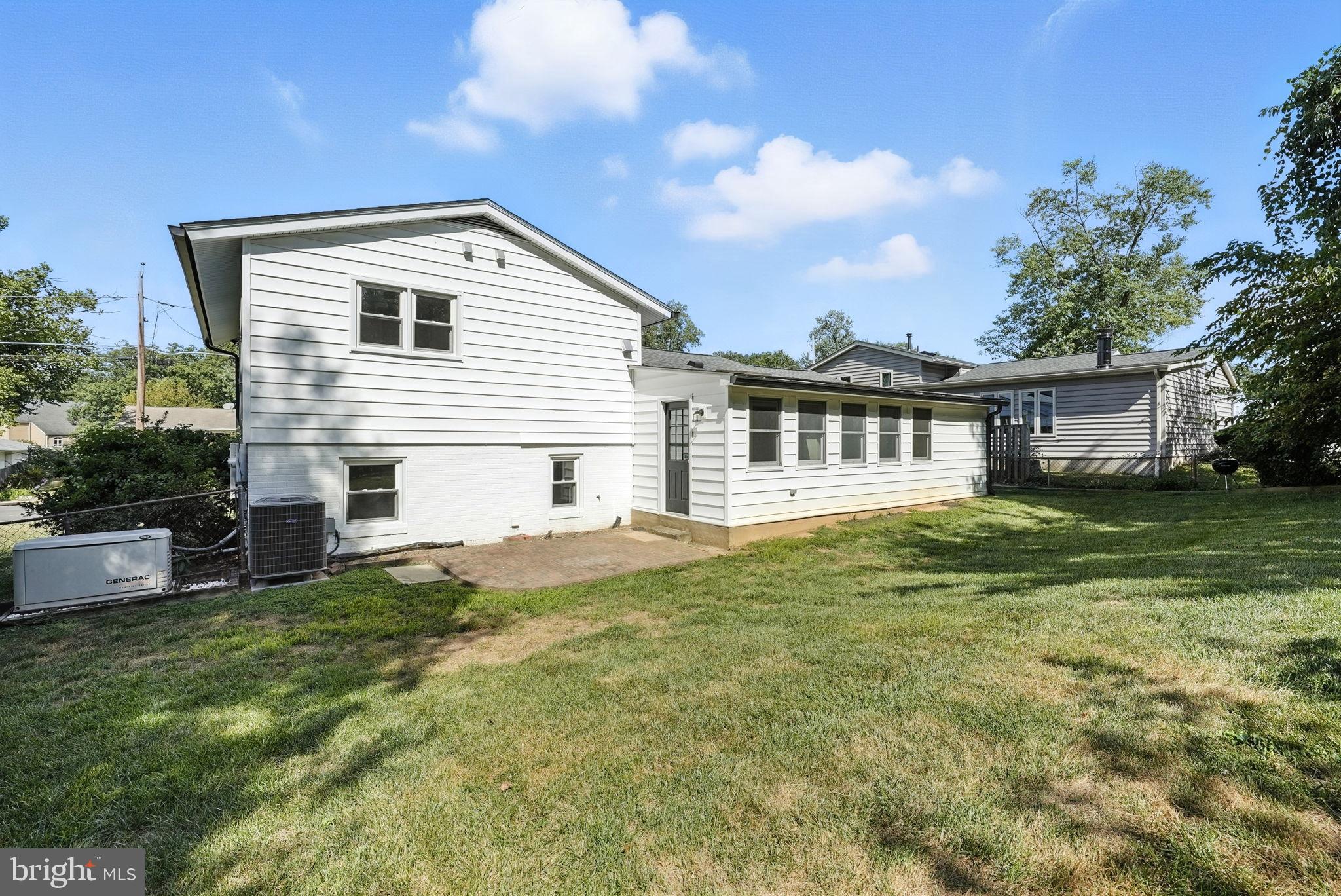 3924 LINCOLNSHIRE STREET