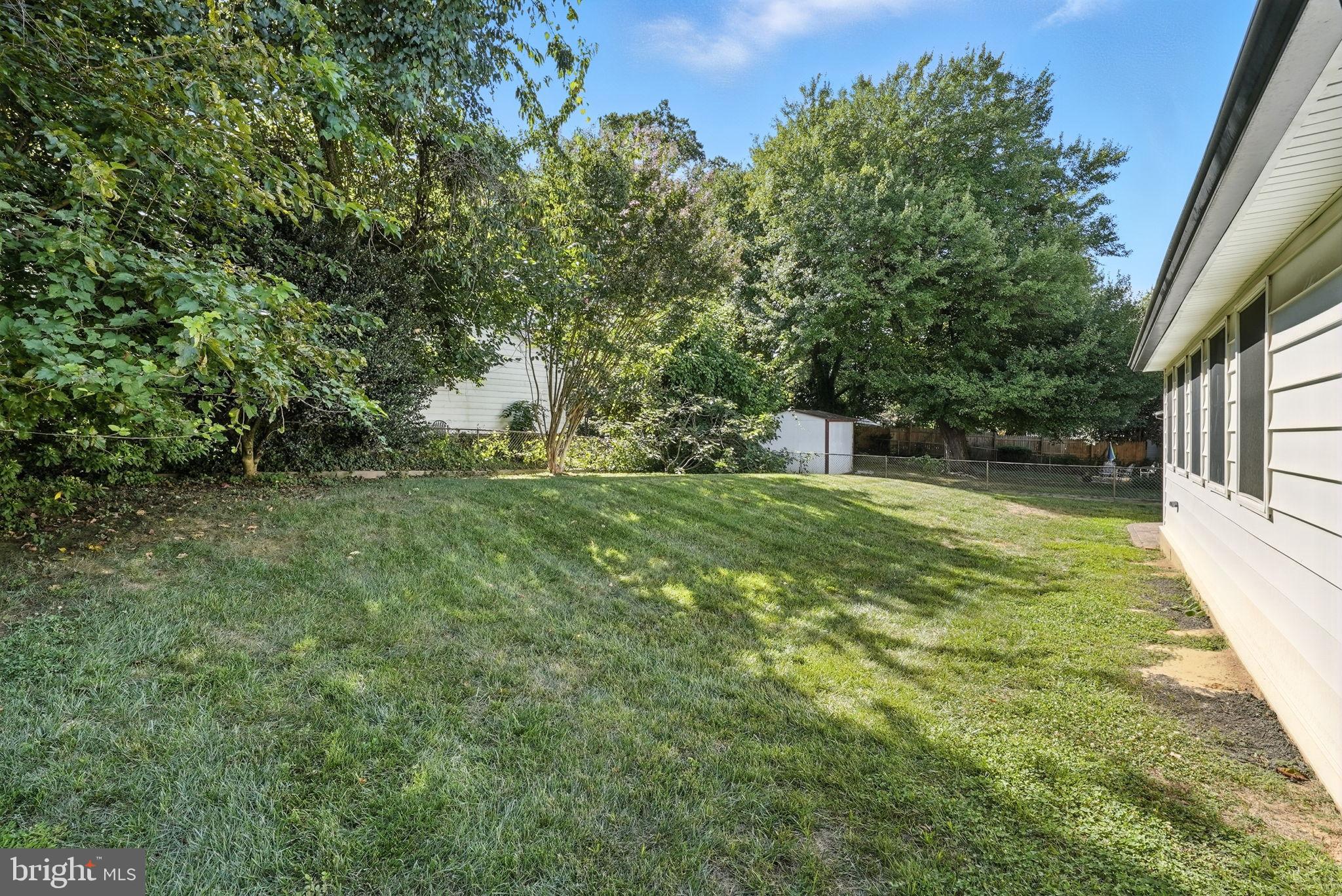 3924 LINCOLNSHIRE STREET