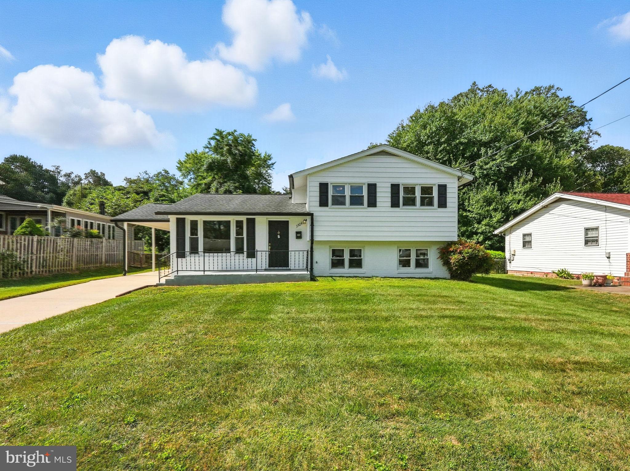 3924 LINCOLNSHIRE STREET