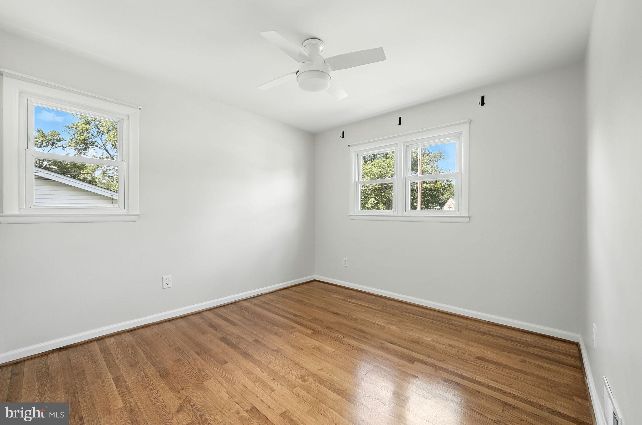 3924 LINCOLNSHIRE STREET