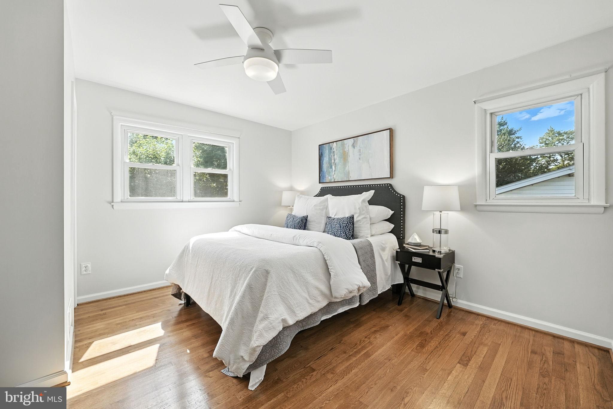 3924 LINCOLNSHIRE STREET