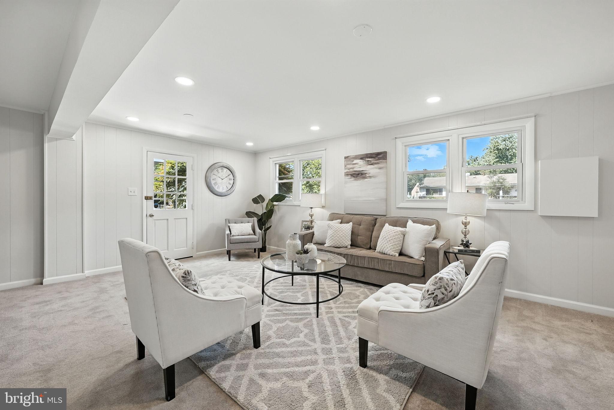 3924 LINCOLNSHIRE STREET