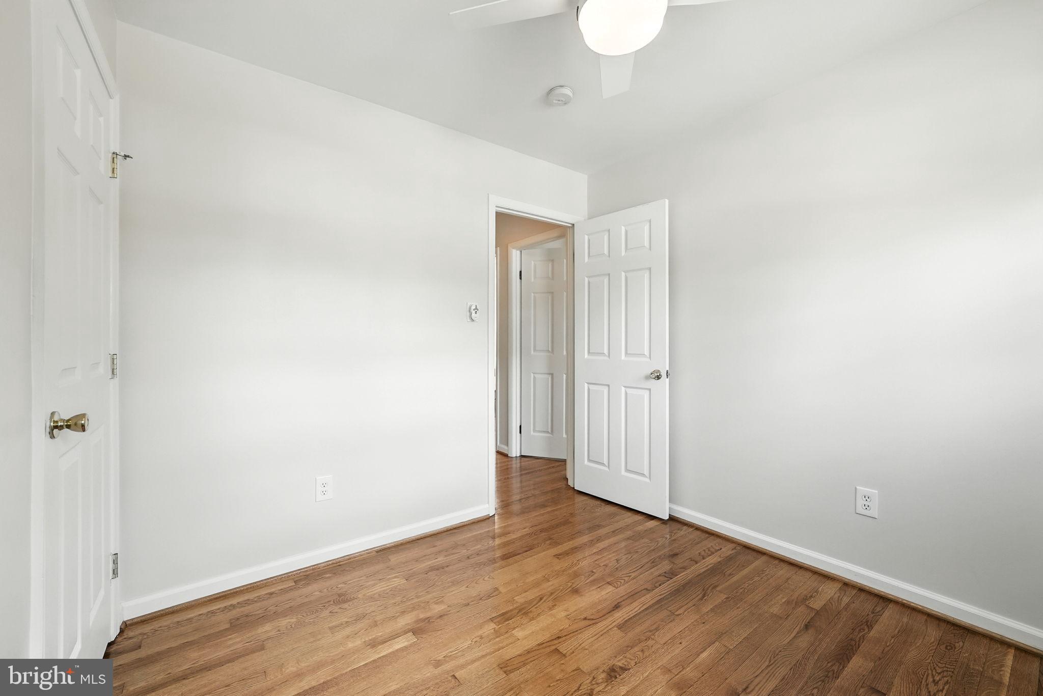 3924 LINCOLNSHIRE STREET