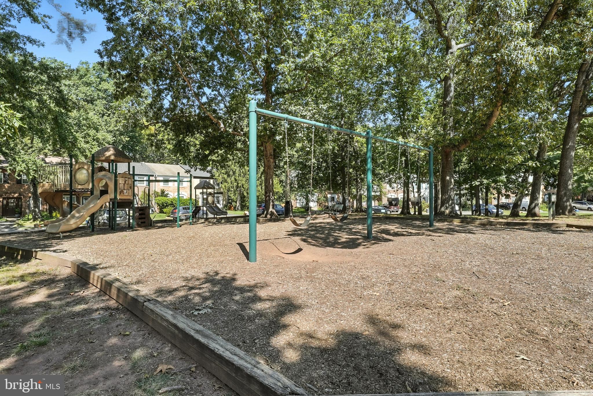 14727 BENTLEY SQUARE