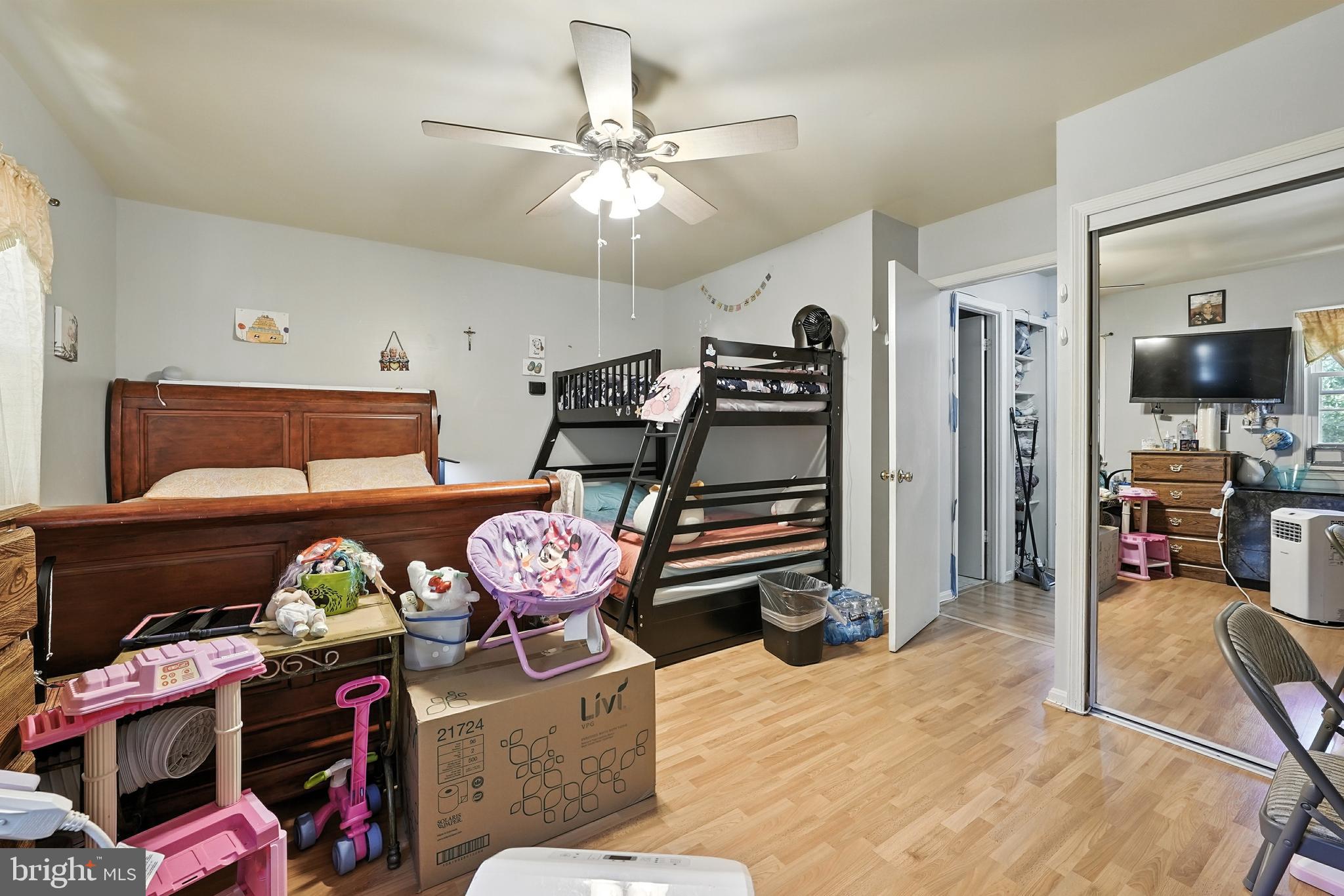 14727 BENTLEY SQUARE