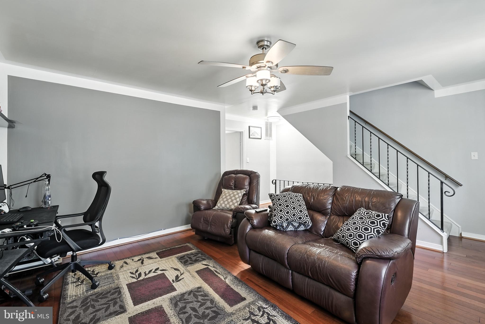 14727 BENTLEY SQUARE