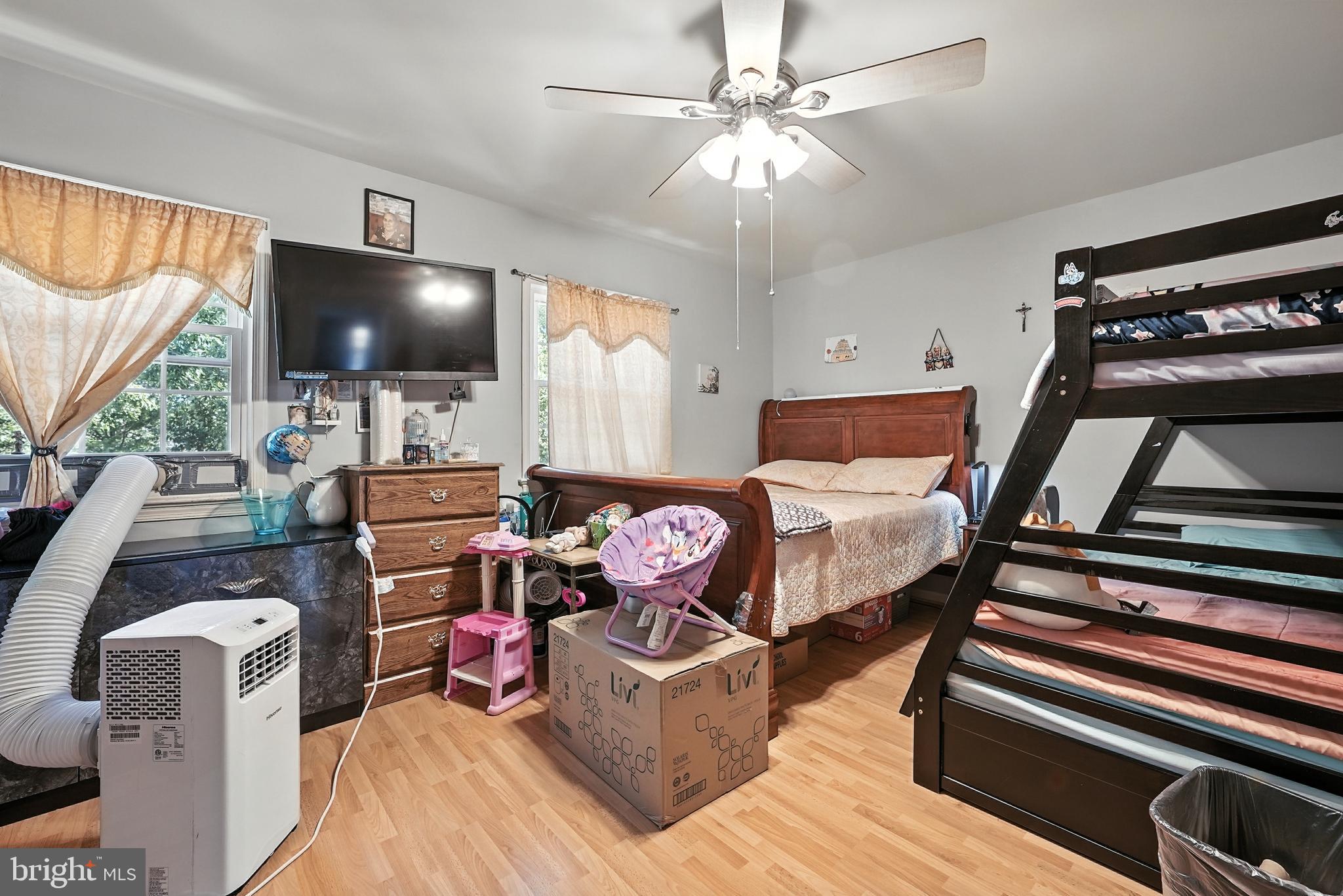 14727 BENTLEY SQUARE