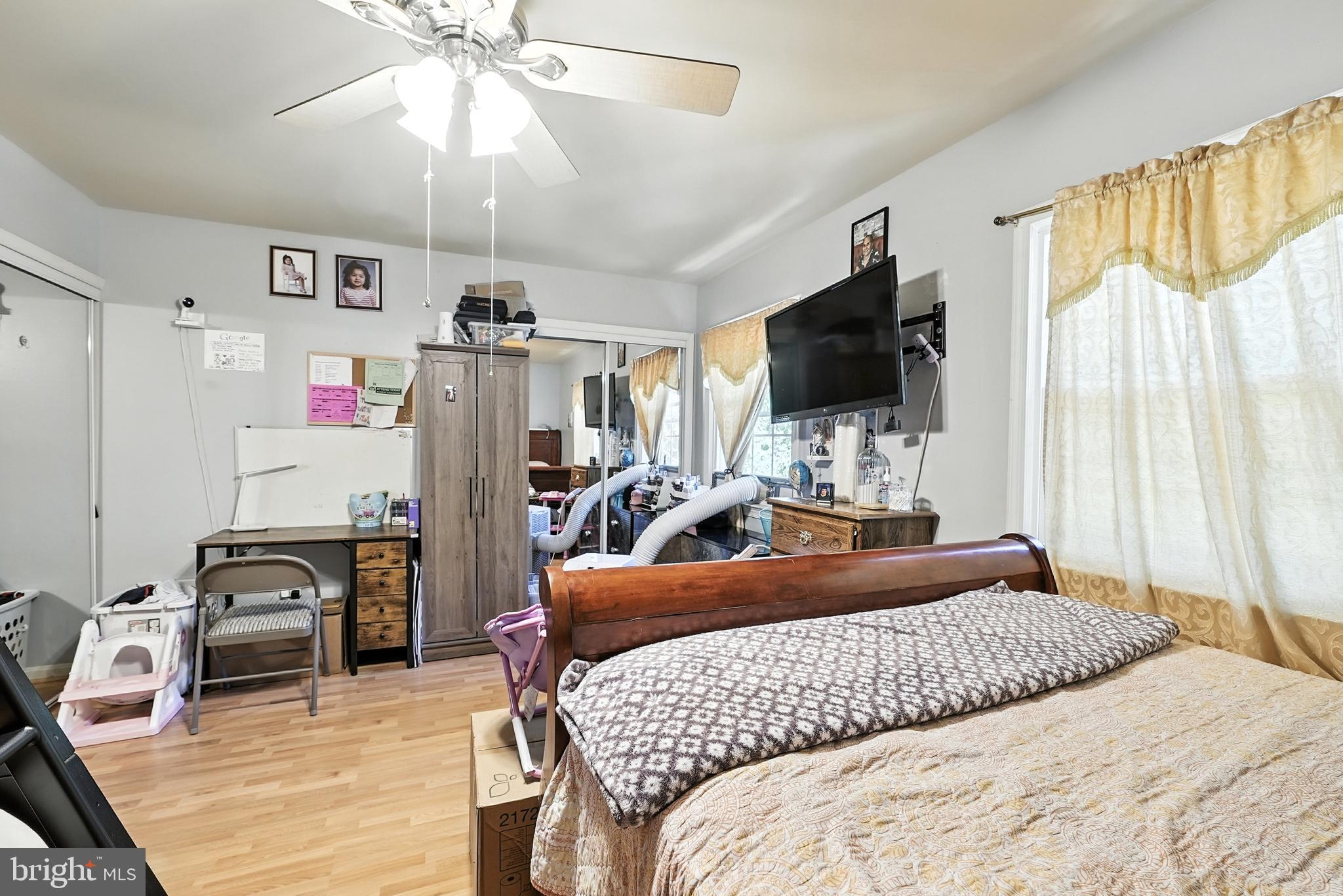 14727 BENTLEY SQUARE