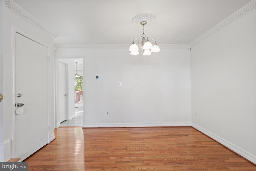 5817 WATERDALE COURT