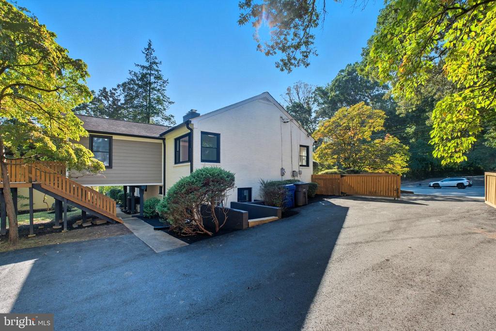 2539 GALLOWS ROAD