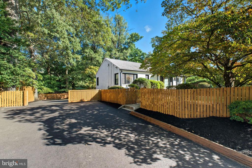 2539 GALLOWS ROAD
