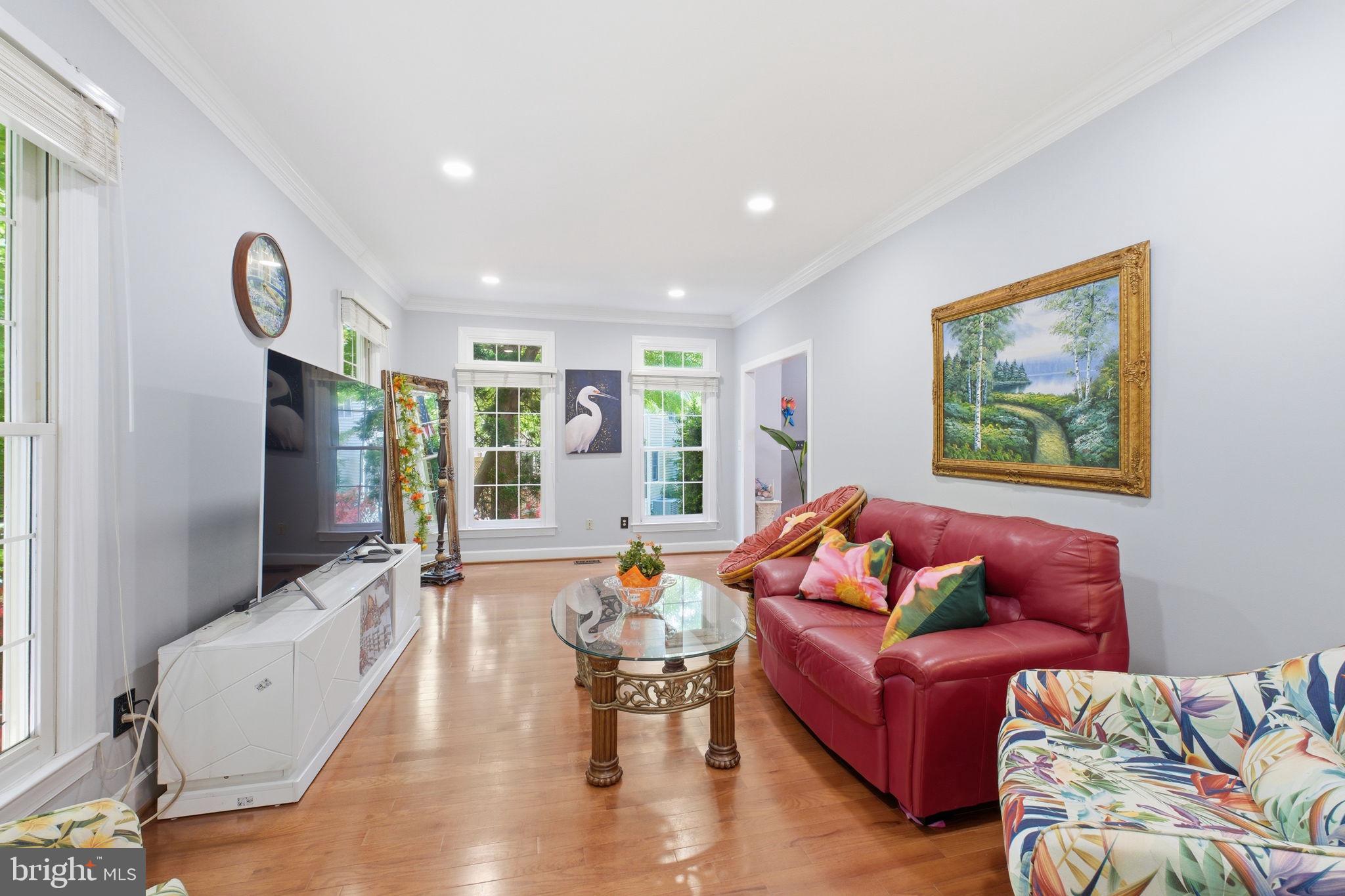 8005 HEDGEWOOD COURT