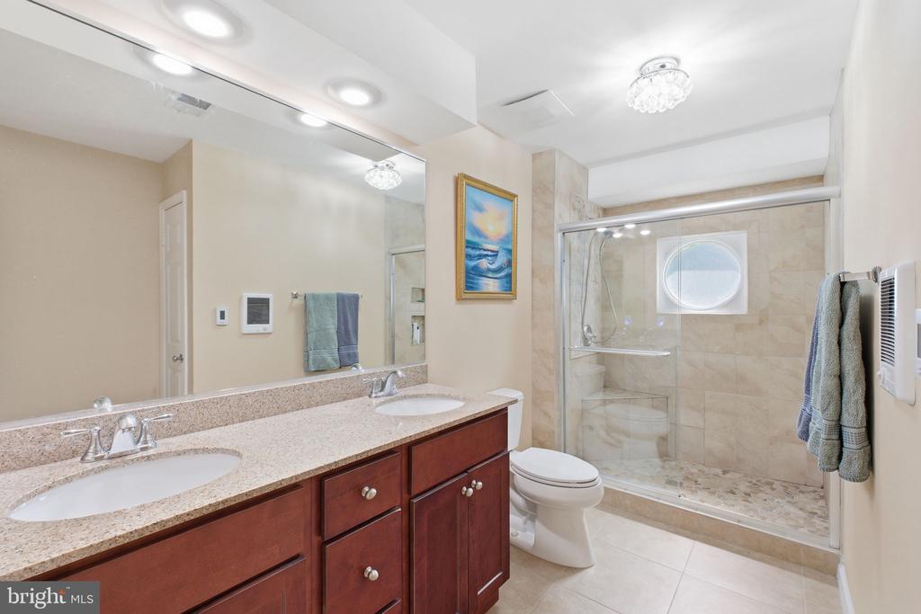 8005 HEDGEWOOD COURT