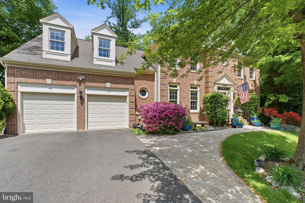 8005 HEDGEWOOD COURT