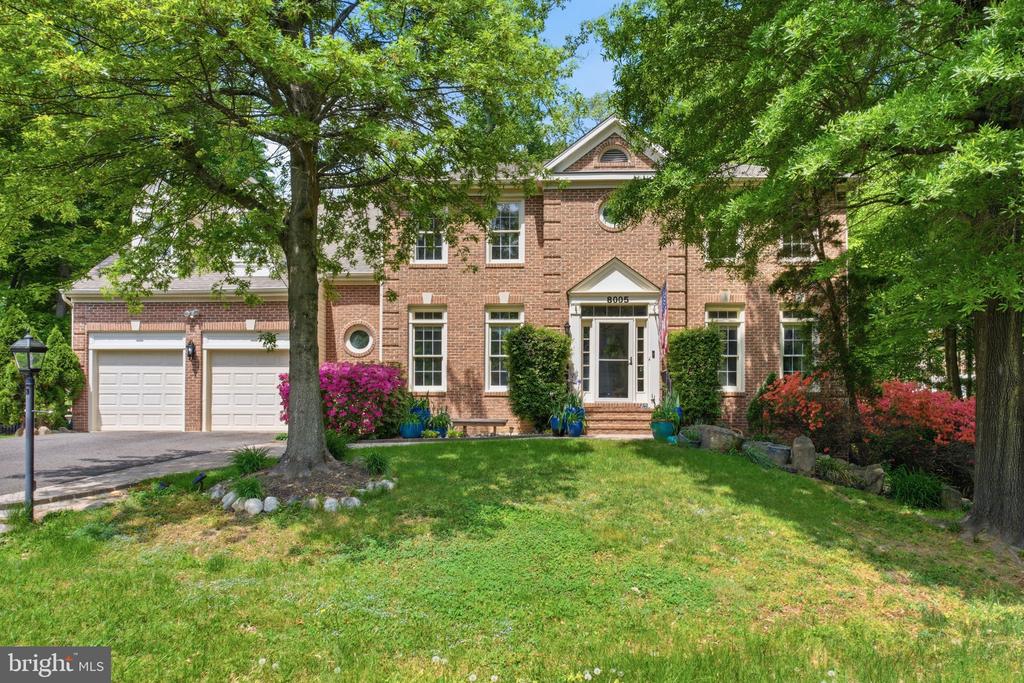 8005 HEDGEWOOD COURT