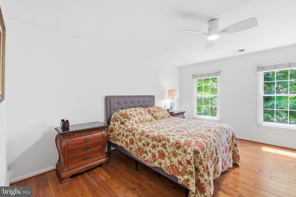 8005 HEDGEWOOD COURT