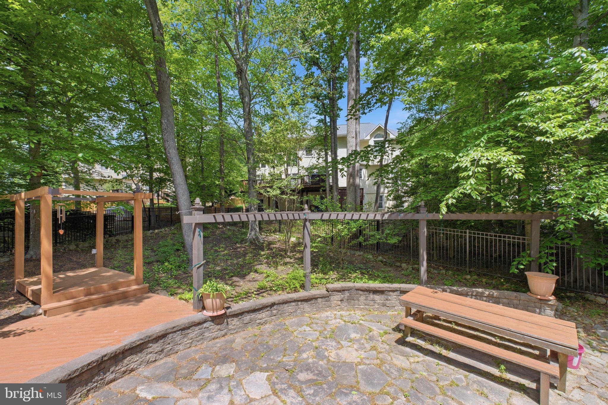 8005 HEDGEWOOD COURT