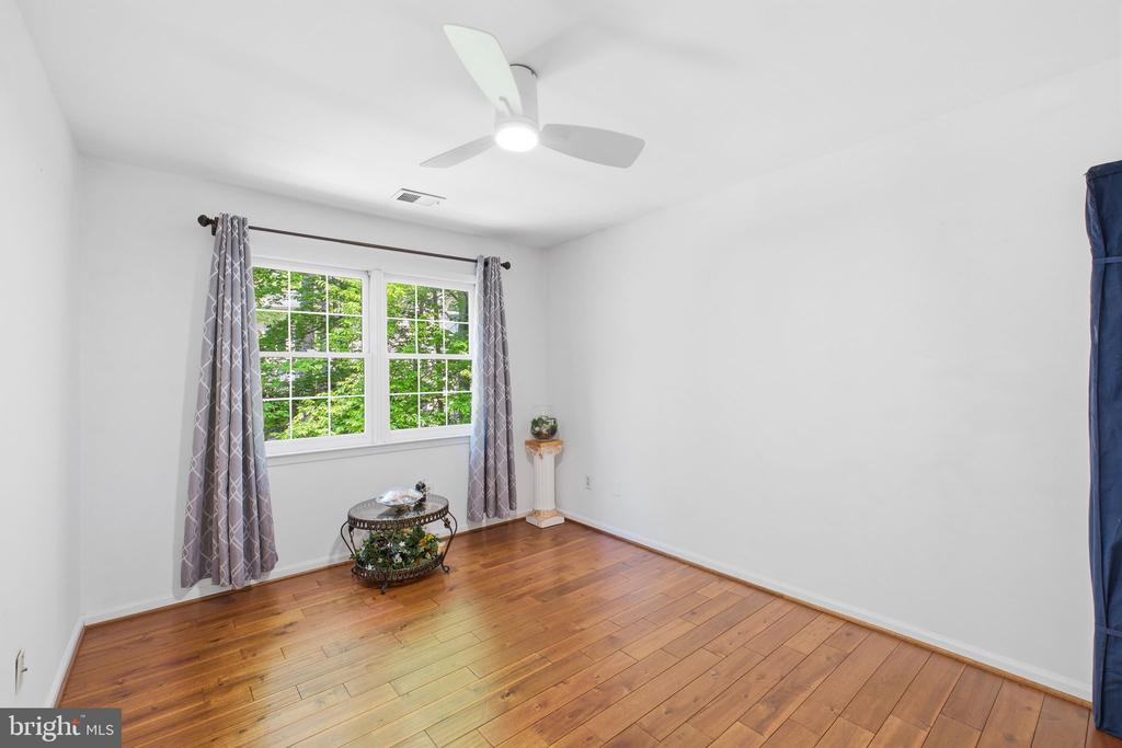 8005 HEDGEWOOD COURT