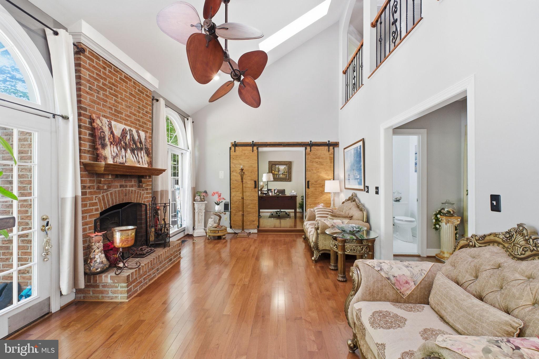 8005 HEDGEWOOD COURT