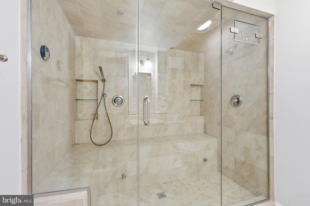 8005 HEDGEWOOD COURT