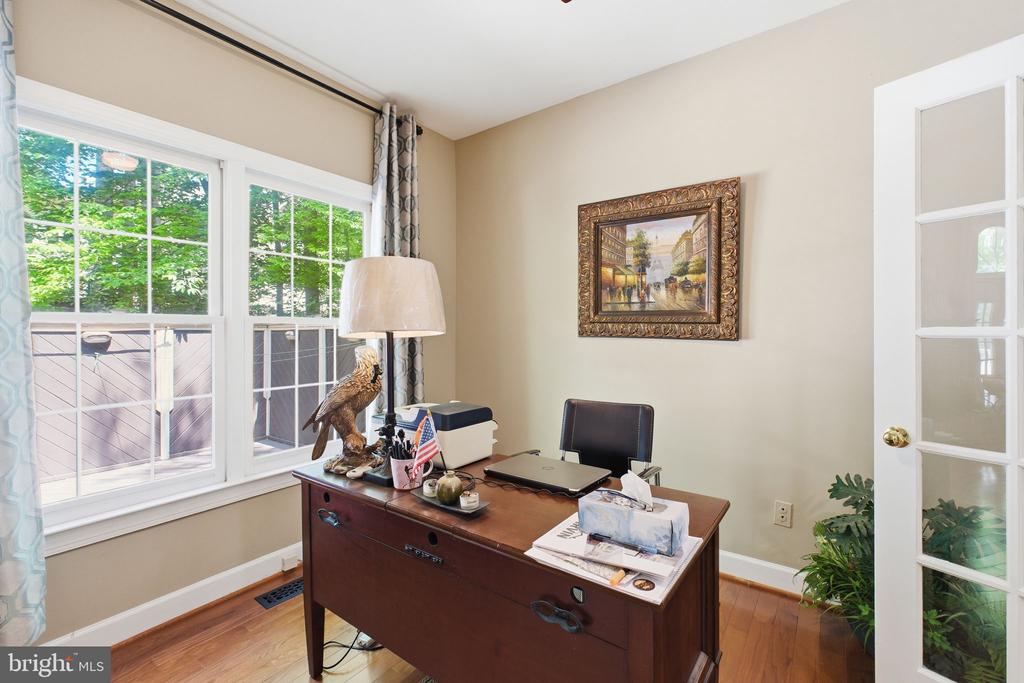 8005 HEDGEWOOD COURT