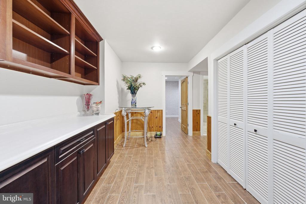 8005 HEDGEWOOD COURT