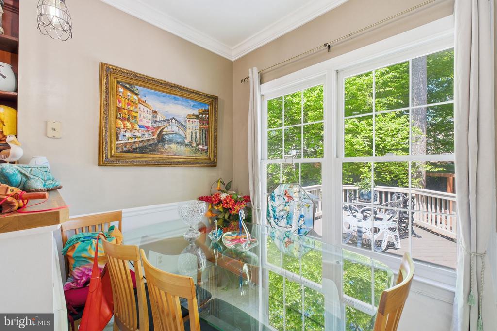 8005 HEDGEWOOD COURT