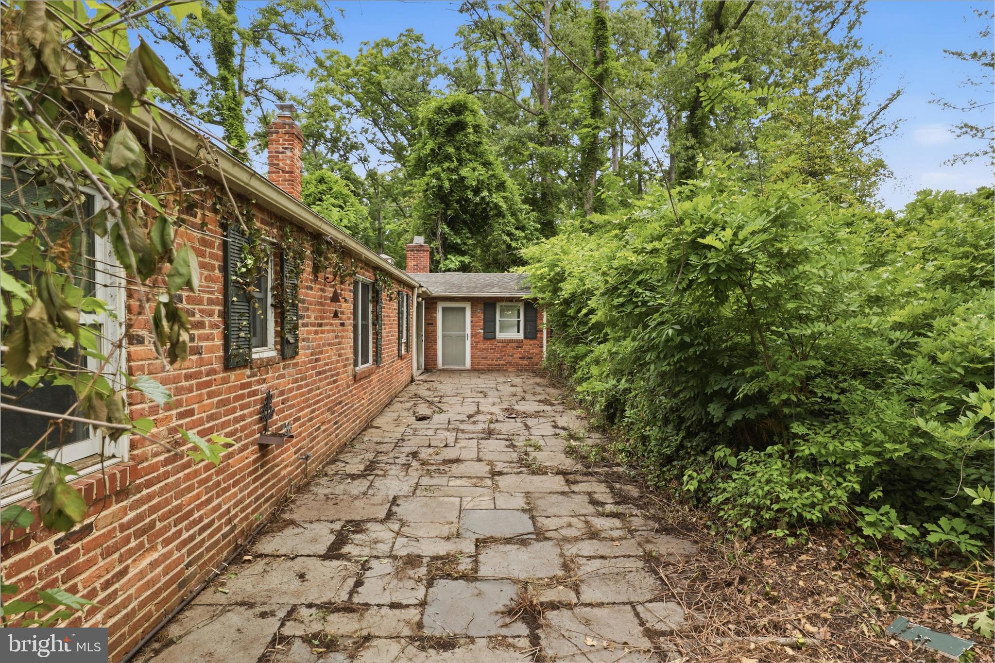 7613 FORT HUNT ROAD