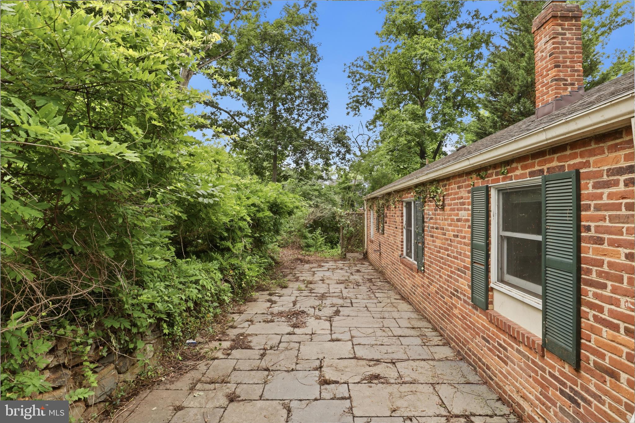 7613 FORT HUNT ROAD