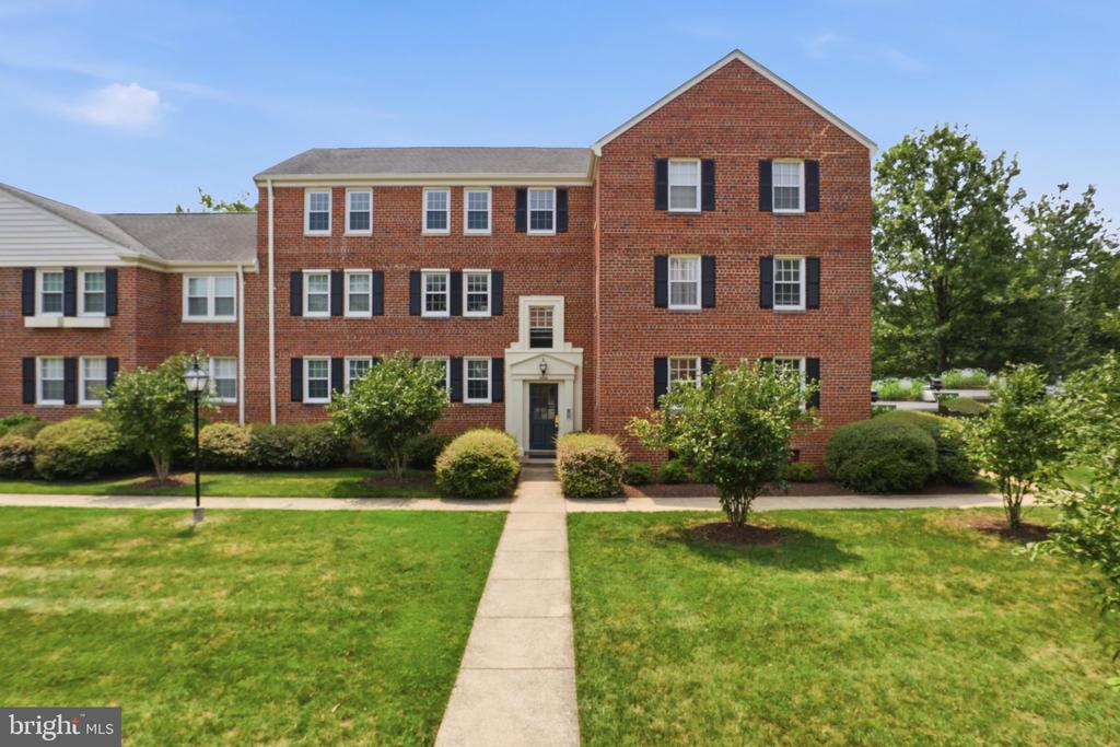 6628 E WAKEFIELD DRIVE E Unit: C1